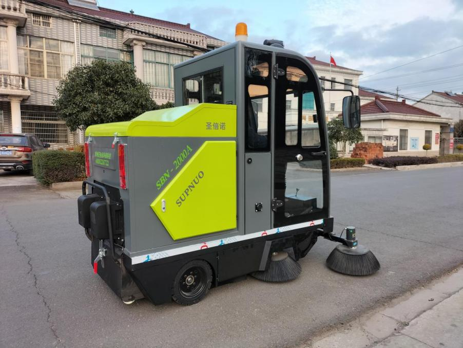 廊坊龙建清扫车_0